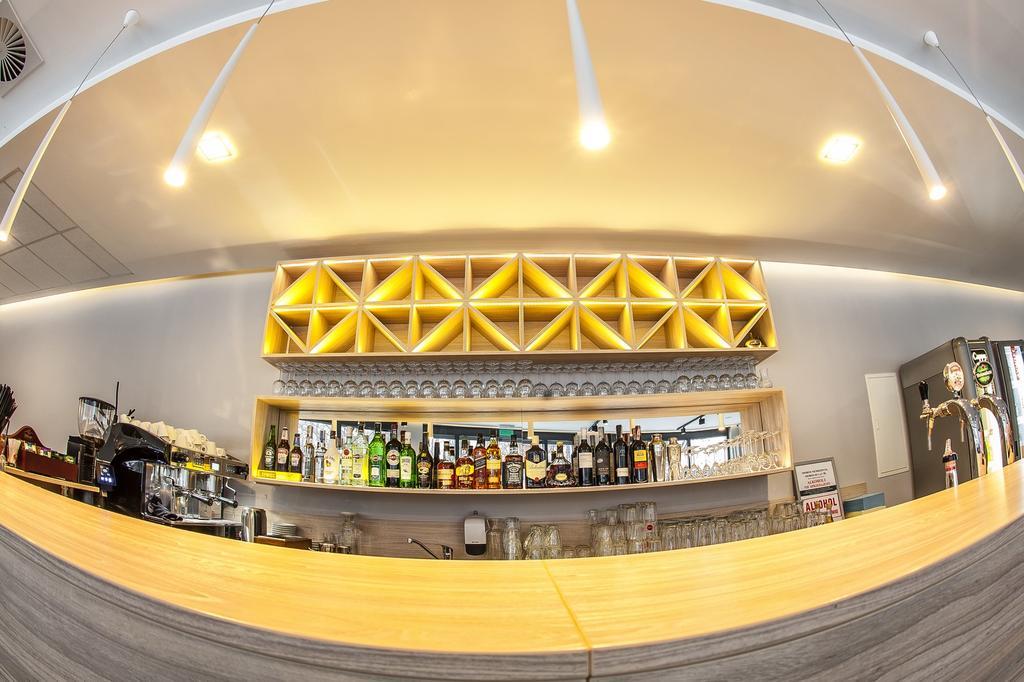 Restauracja Park Szwajcaria Hotel Gliwice Eksteriør billede